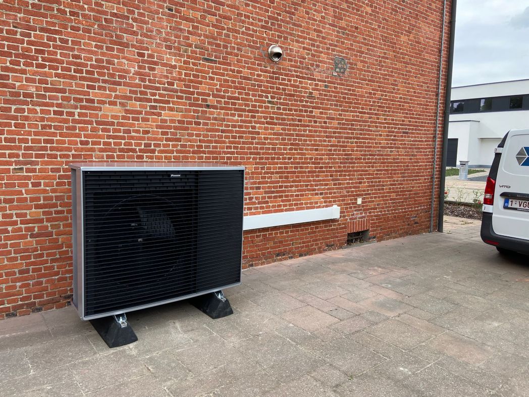 Daikin Altherma 4 warmtepomp- de eerste in Belgie - geplaatst door Bumaco